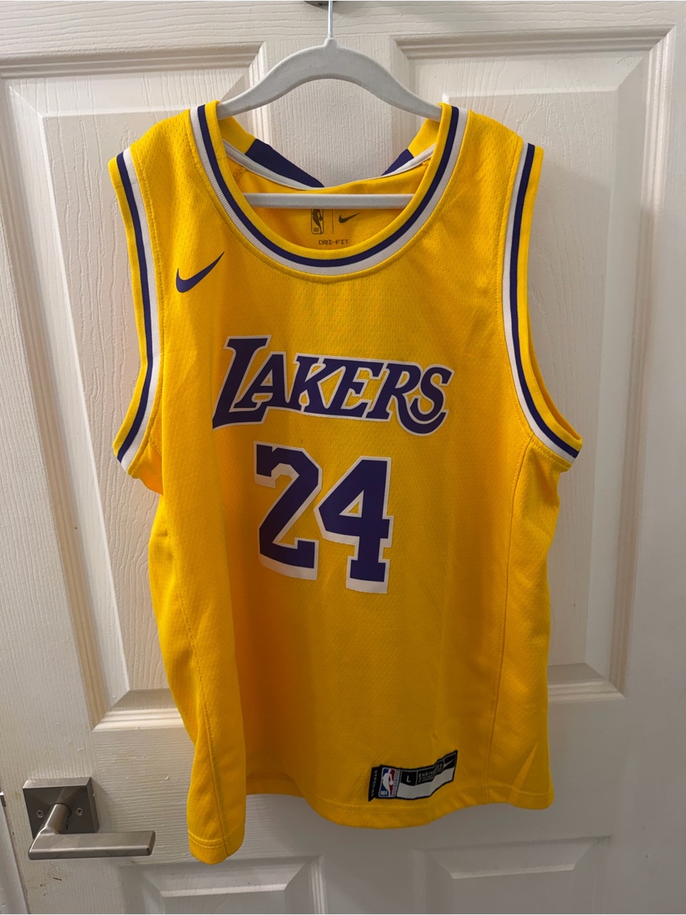 Nike Los Angeles Lakers #24 Yellow Basketball Jersey - youth large